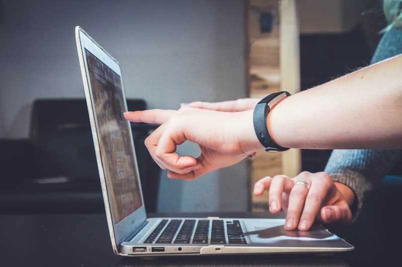 Listing volunteer work on resume with Expertresume in 2025